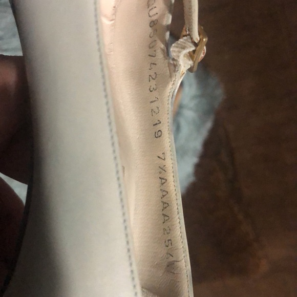 Authentic Salvatore Ferragamo Women's Ivory Leather Shoes Sz 7.5 AAAA - Picture 6 of 8